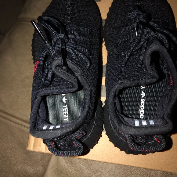 Infant bred yeezys V2 size 8k brand new 210$ firm - Picture 6 of 8